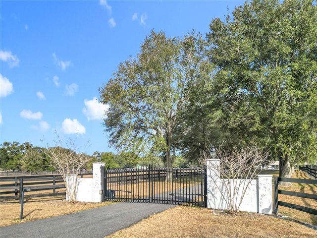 21051 SE 42ND STREET, Morriston, FL 32668