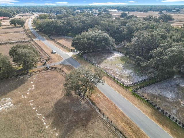 21051 SE 42ND STREET, Morriston, FL 32668