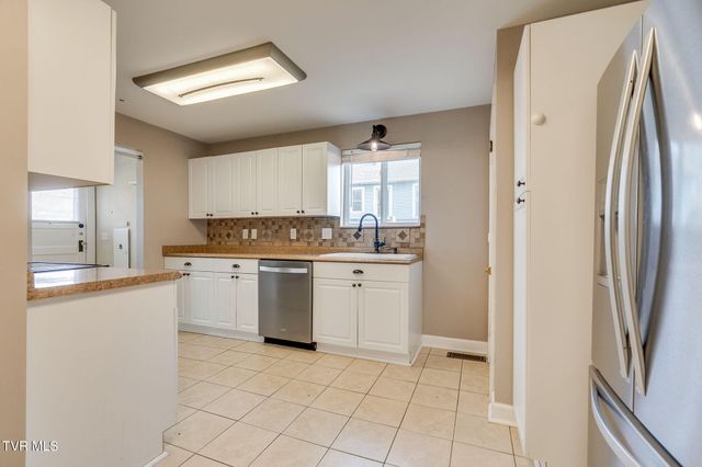 102 West Maple Street, Johnson City, TN 37604