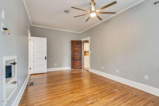 102 West Maple Street, Johnson City, TN 37604