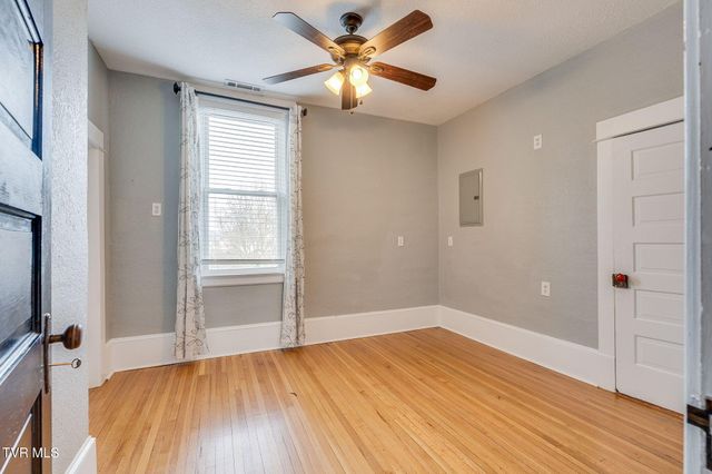 102 West Maple Street, Johnson City, TN 37604