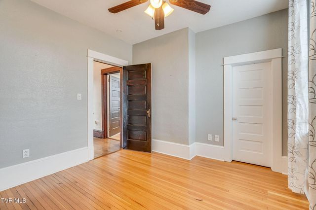 102 West Maple Street, Johnson City, TN 37604