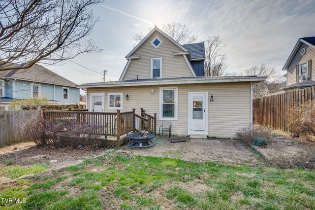 102 West Maple Street, Johnson City, TN 37604