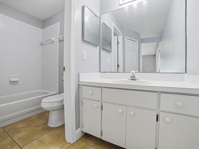 2741 S BROWN AVENUE, Orlando, FL 32806