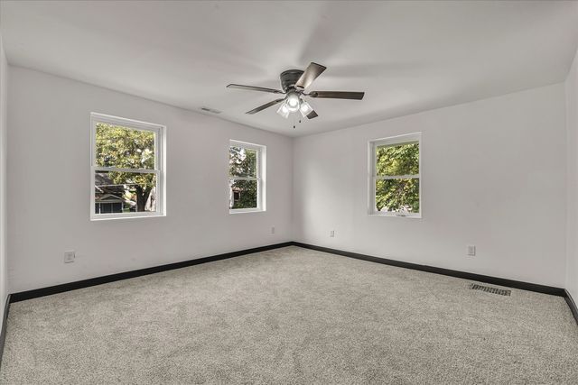 1111 Gaines Street, Davenport, IA 52804