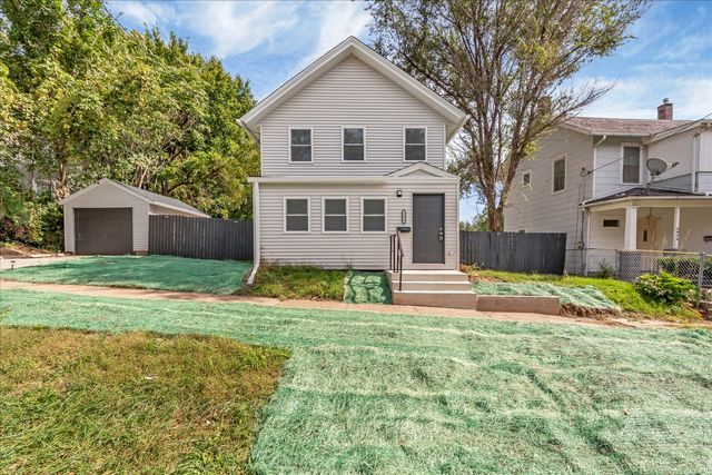 1111 Gaines Street, Davenport, IA 52804