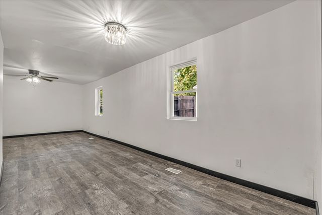 1111 Gaines Street, Davenport, IA 52804