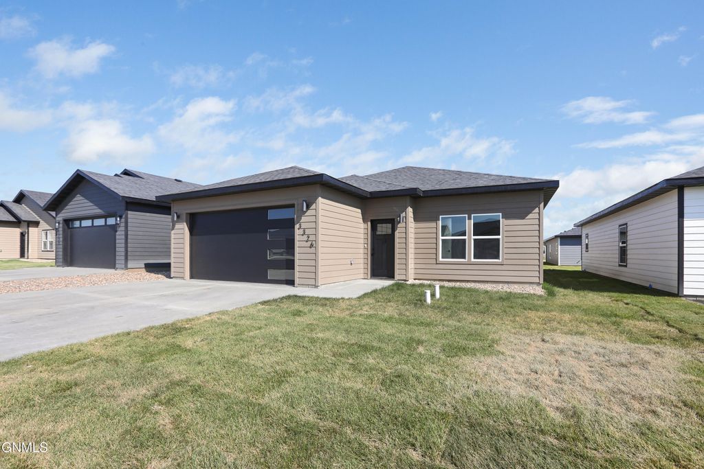 3326 34th Street W, Williston, ND 58801 photo 1