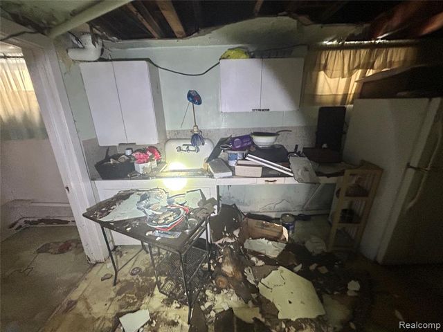 19332 Packard Street, Detroit, MI 48234