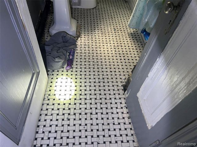 19332 Packard Street, Detroit, MI 48234