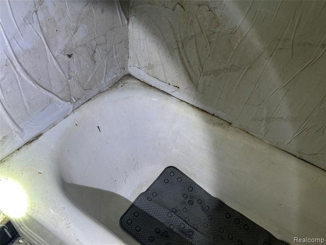 19332 Packard Street, Detroit, MI 48234