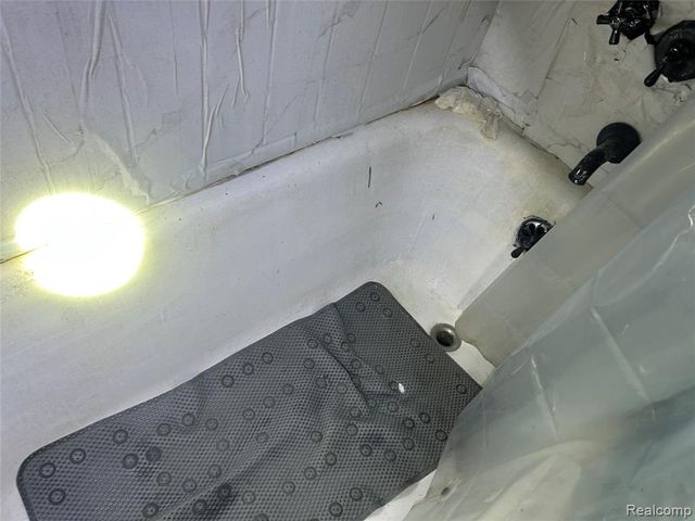 19332 Packard Street, Detroit, MI 48234