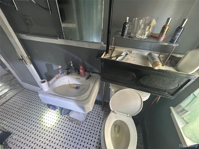 19332 Packard Street, Detroit, MI 48234