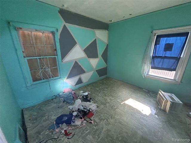 19332 Packard Street, Detroit, MI 48234