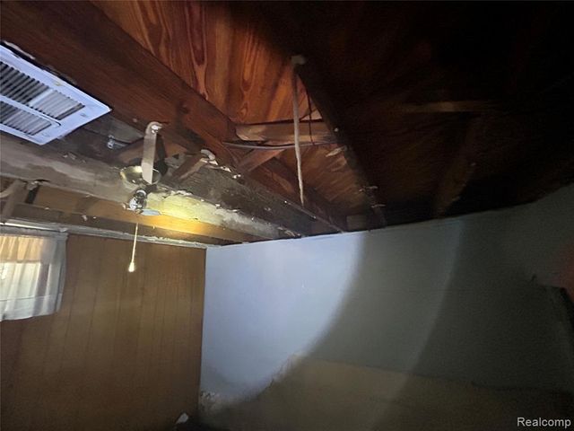 19332 Packard Street, Detroit, MI 48234