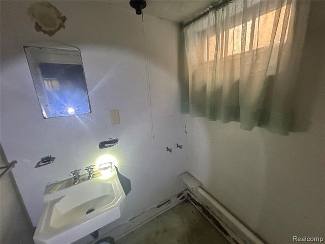 19332 Packard Street, Detroit, MI 48234