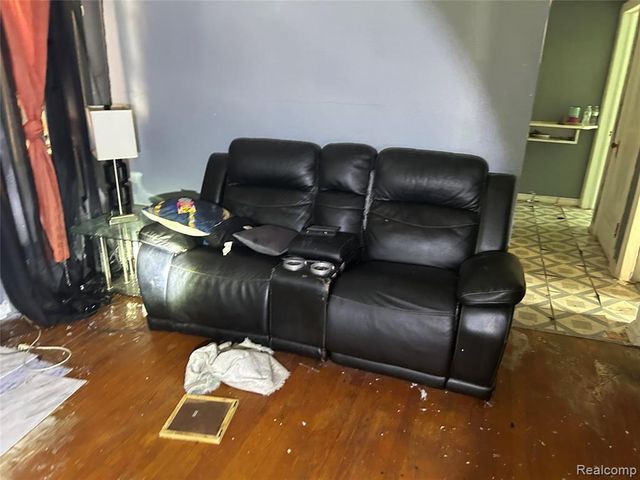 19332 Packard Street, Detroit, MI 48234