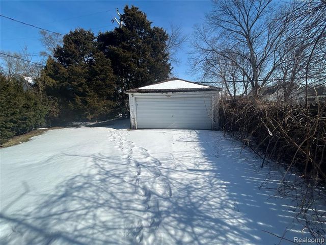 19332 Packard Street, Detroit, MI 48234