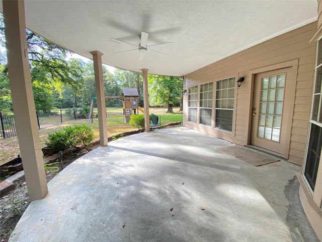 22416 Pebble Beach Way, Huntsville, TX 77320