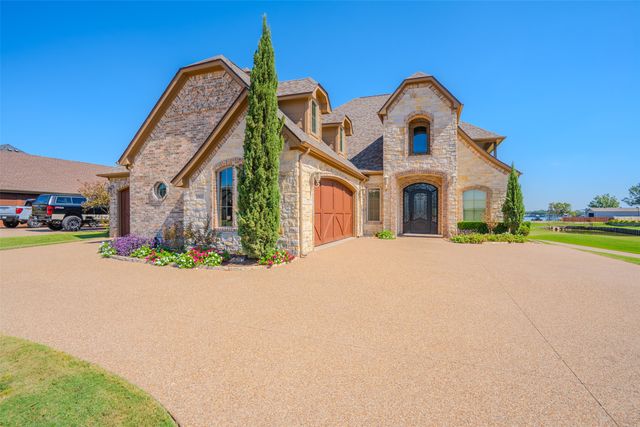 1903 Harbor Lakes Drive, Granbury, TX 76048