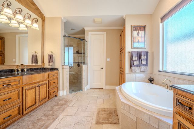 1903 Harbor Lakes Drive, Granbury, TX 76048