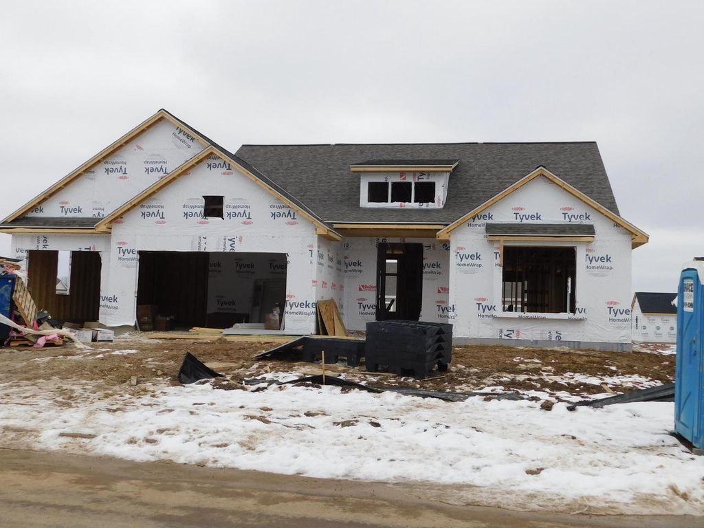 708 N Sparrow WAY, Grafton, WI 53024