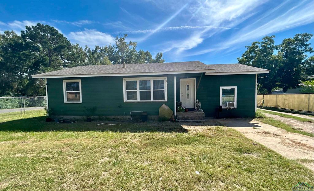 214 Fairview Street, Marshall, TX 75672