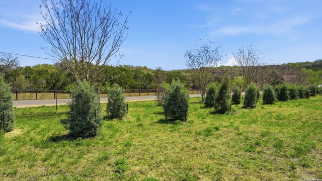 625 Mountain Laurel, New Braunfels, TX 78132