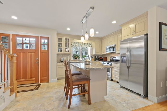 850 West Falmouth Highway 11U, Falmouth, MA 02540