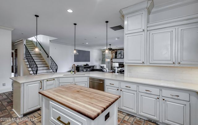 100 Arbor Landing, Brandon, MS 39047