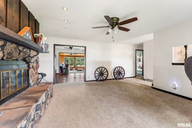 25622 1ST Avenue N, Hillsdale, IL 61257