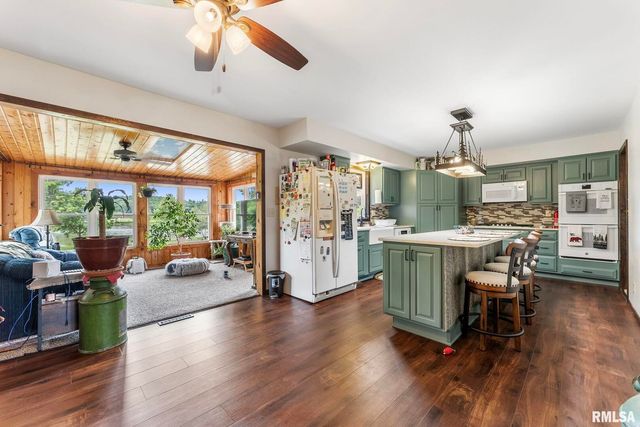 25622 1ST Avenue N, Hillsdale, IL 61257