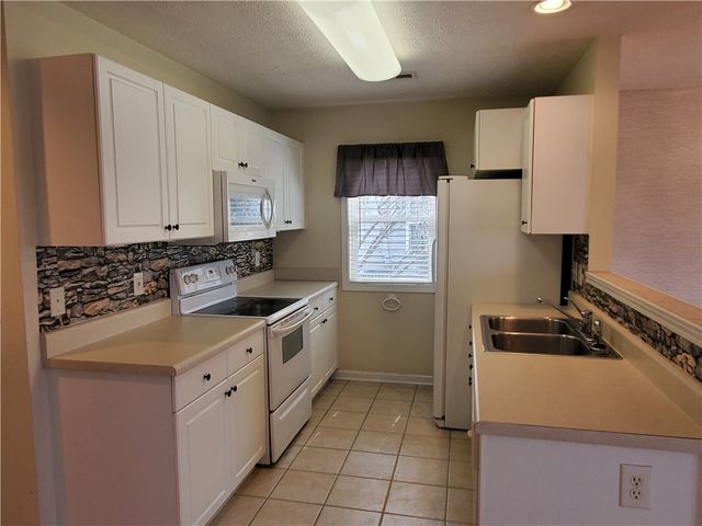 123 Perkins Place, Seneca, SC 29678