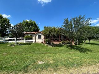129 Saint Michaels Drive, Trinidad, TX 75163