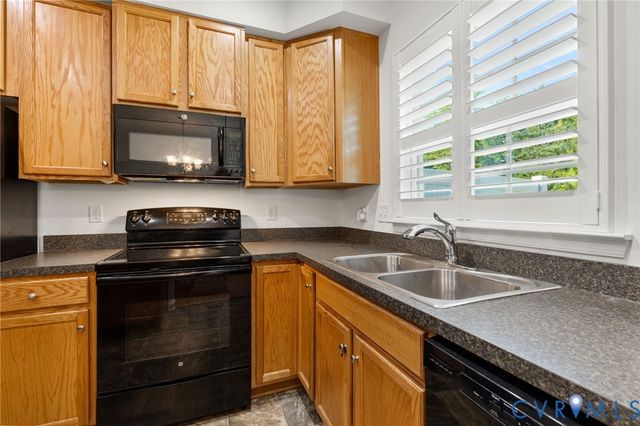 8878 Ringview Dr, Mechanicsville, VA 23116