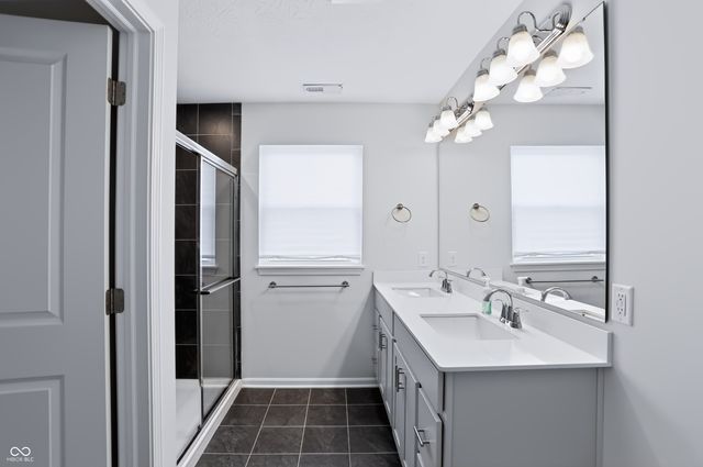 173 Lynnette Way, Cumberland, IN 46229