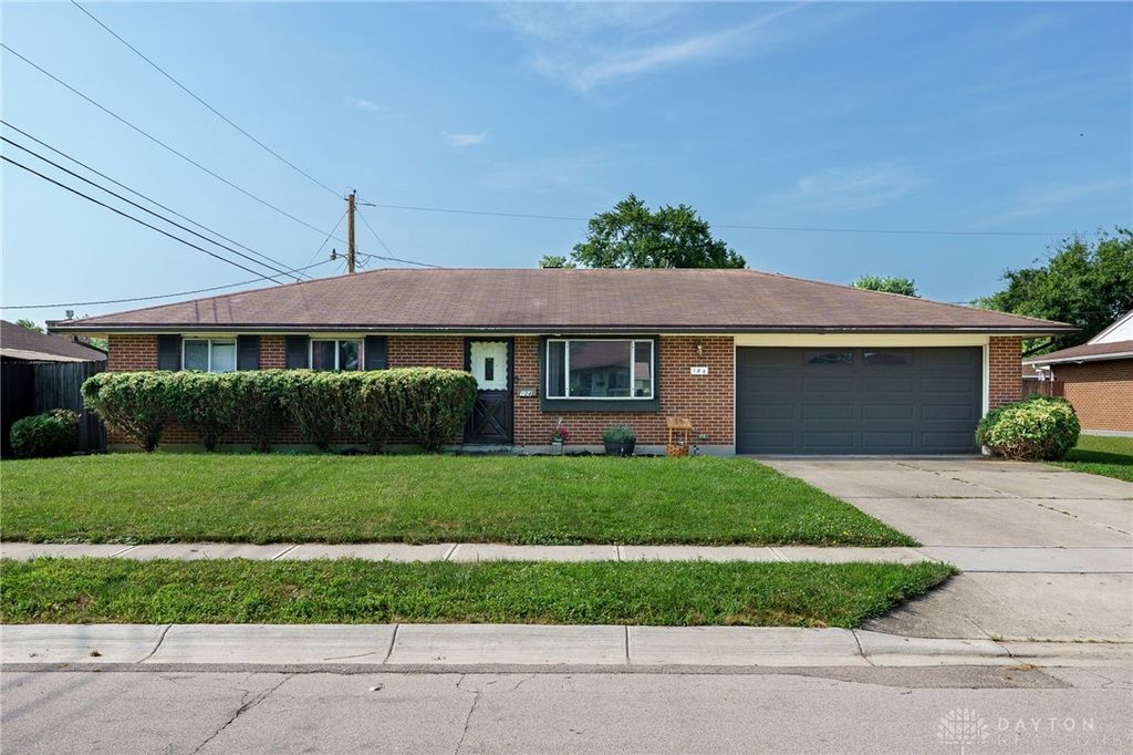 104 Lodestone Drive, Englewood, OH 45322