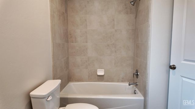 7405 Cryosphere Street, Bakersfield, CA 93311