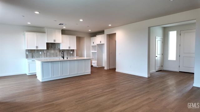 7405 Cryosphere Street, Bakersfield, CA 93311