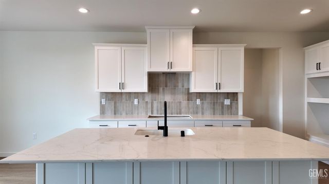 7405 Cryosphere Street, Bakersfield, CA 93311