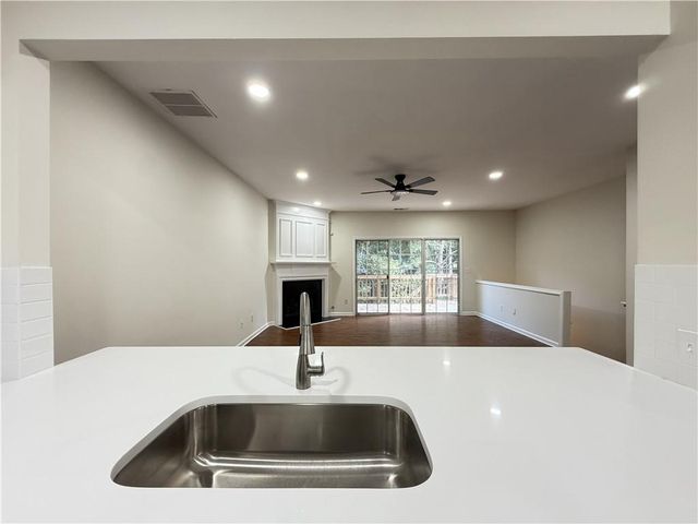 9155 Nesbit Ferry Road 129, Alpharetta, GA 30022