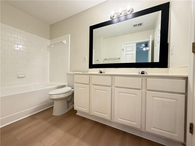 9155 Nesbit Ferry Road 129, Alpharetta, GA 30022