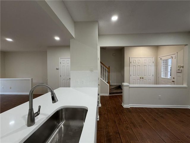 9155 Nesbit Ferry Road 129, Alpharetta, GA 30022
