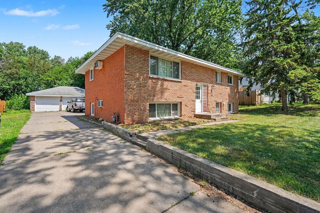 49 91st Lane NE, Blaine, MN 55434 — photo 3