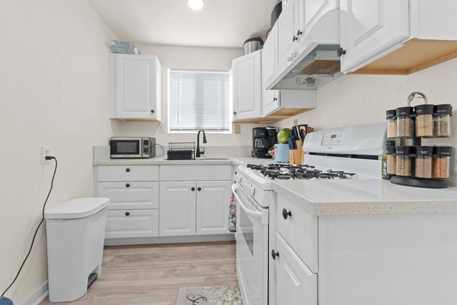 448 S Palm Street, Woodlake, CA 93286