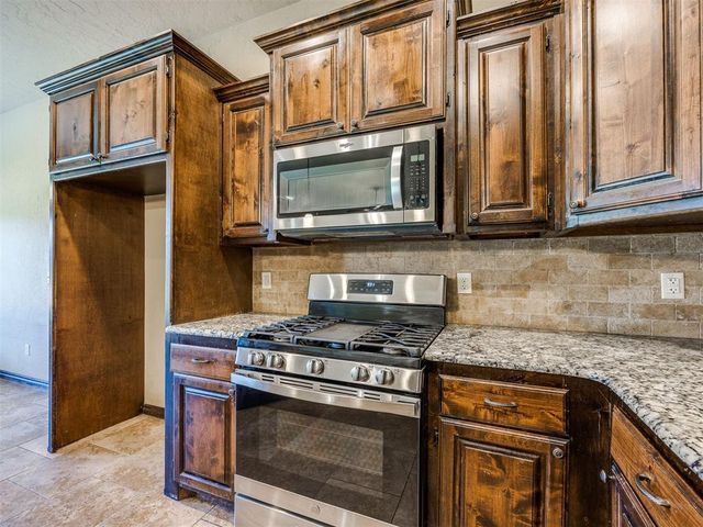 709 S Patterson Drive, Moore, OK 73160