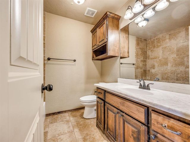 709 S Patterson Drive, Moore, OK 73160