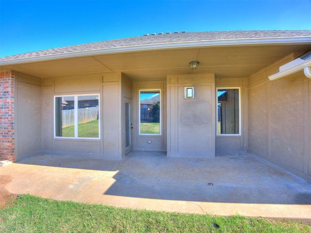 709 S Patterson Drive, Moore, OK 73160