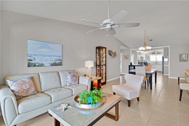 500 Grove Isle Circle 204, Vero Beach, FL 32962