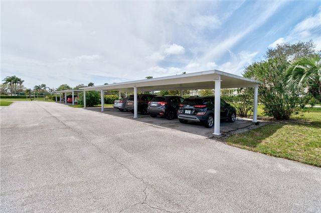 500 Grove Isle Circle 204, Vero Beach, FL 32962
